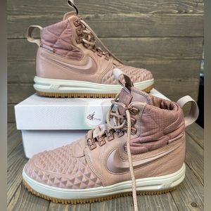Nike Lunar Force 1 Duckboot - particle pink, size 8.5W
